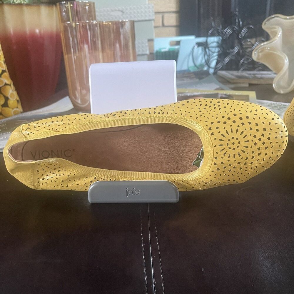 Vionic Robyn Womens Size 12 Soft Perforated Leather Ballet Flats Laser Cut - Picture 16 of 16